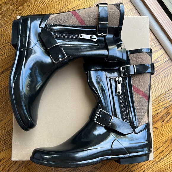 Burberry Biker Rubber Bootbiker Rubber boot in size UK(5) EUR(38). - Picture 11 of 14